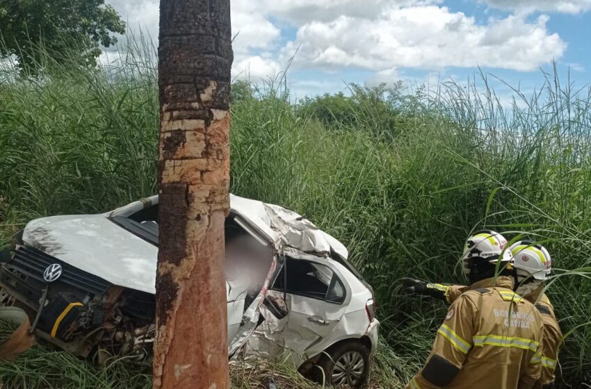  Bombeiros do 17º BBM são acionados para resgate veicular com vítima presa às ferragens na BR-24