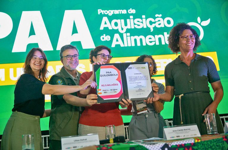 https://agenciagov.ebc.com.br/noticias/202605/conab-investe-r-12-milhoes-no-apoio-a-producao-agroextrativista-em-2026/@@images/8332042b-f648-4123-acb7-846d689bab5f.jpeg