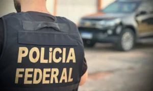 https://imagens.ebc.com.br/MxHUCbL8AiWOWDIdk28dyq0Q9qc=/1170x700/smart/https://agenciabrasil.ebc.com.br/sites/default/files/thumbnails/image/2025/07/15/pf_e_policia_civil_apuram_assassinato_de_filho_de_cacique_no_parana.jpg?itok=S-WlRH4S
